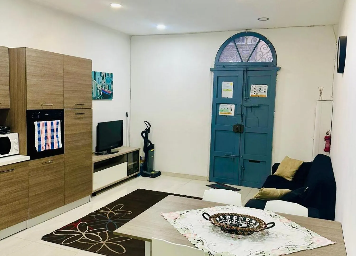 Steps To The Sea 1-Br Central Apartment Gzira