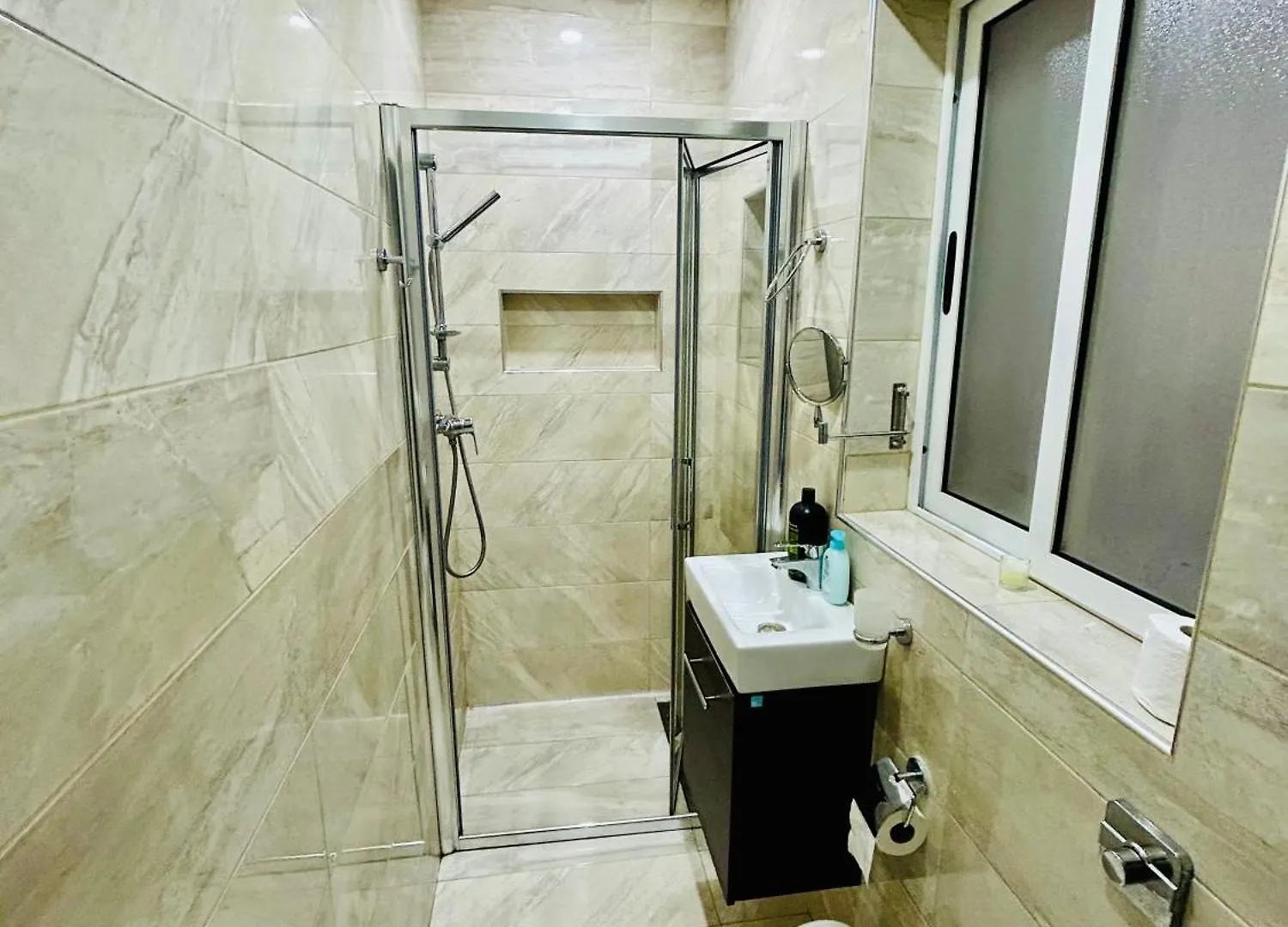 Steps To The Sea 1-Br Central Apartment Gzira
